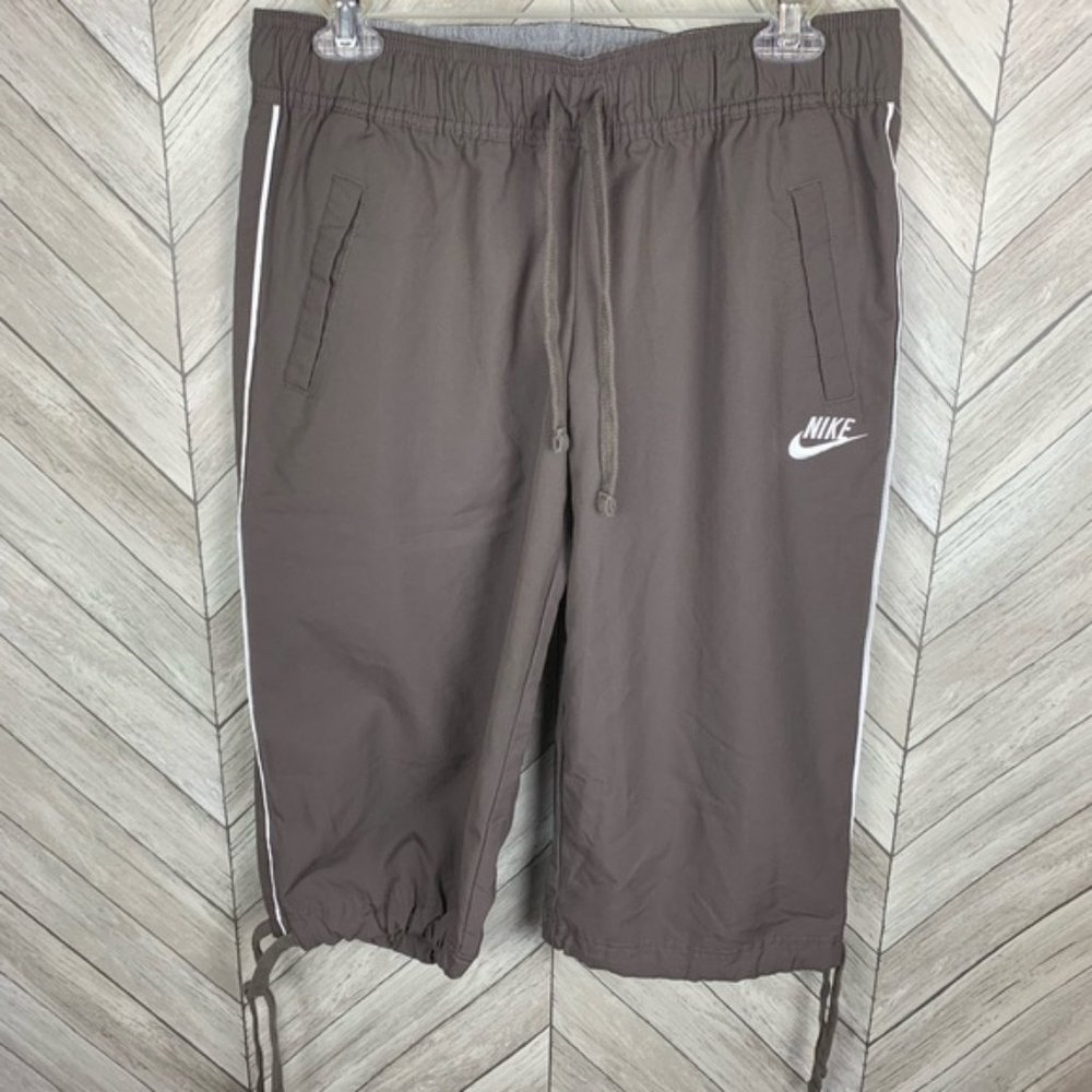 Nike Ladies Capri workout pants size Medium